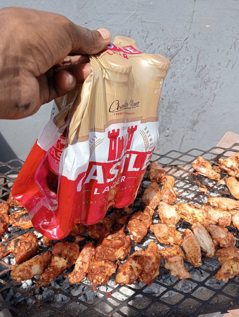MrNKORAS's tweet photo. Happy FriendMAS everyone 

Istraight Le Ndaba #INQAABA #CastleLager thanks @CastleLagerSA https://t.co/fge6yt7jtM