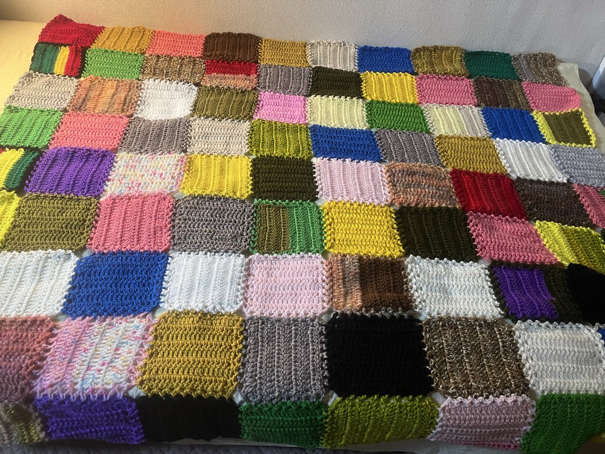 hikaruteshigoto's tweet photo. Aw yeah !! It’s finally complete 😆 It was tough, but it was such a great experience for me 😊 
Hard work, but worth every stitch 🫶 I’m so proud of it 👏🫶
Happy Crafting &amp;Merry Christmas 🎄✨
 #finishedobject  #stashbuster  #blanket https://t.co/JM6wnyyd7e