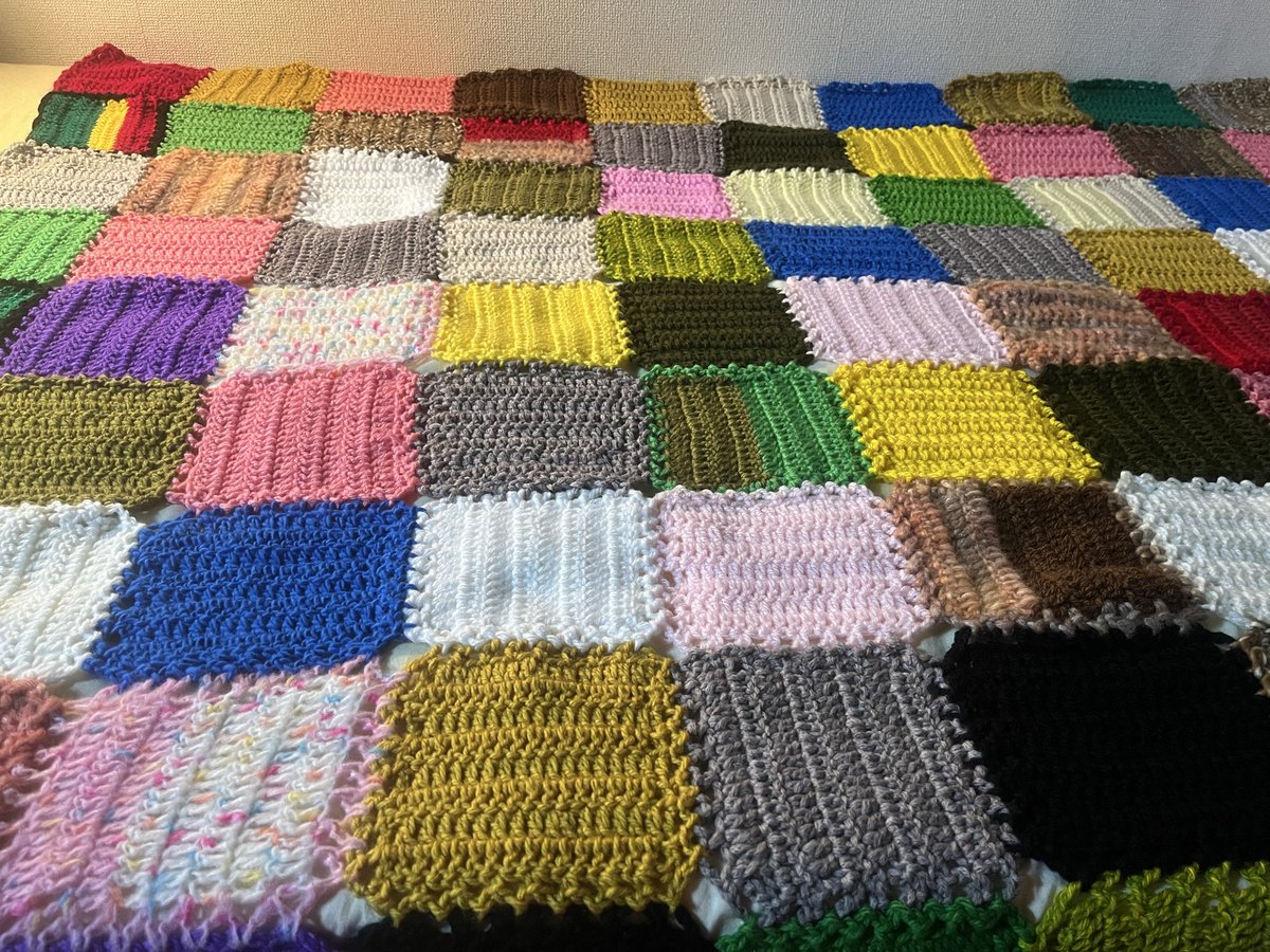 hikaruteshigoto's tweet photo. Aw yeah !! It’s finally complete 😆 It was tough, but it was such a great experience for me 😊 
Hard work, but worth every stitch 🫶 I’m so proud of it 👏🫶
Happy Crafting &amp;Merry Christmas 🎄✨
 #finishedobject  #stashbuster  #blanket https://t.co/JM6wnyyd7e