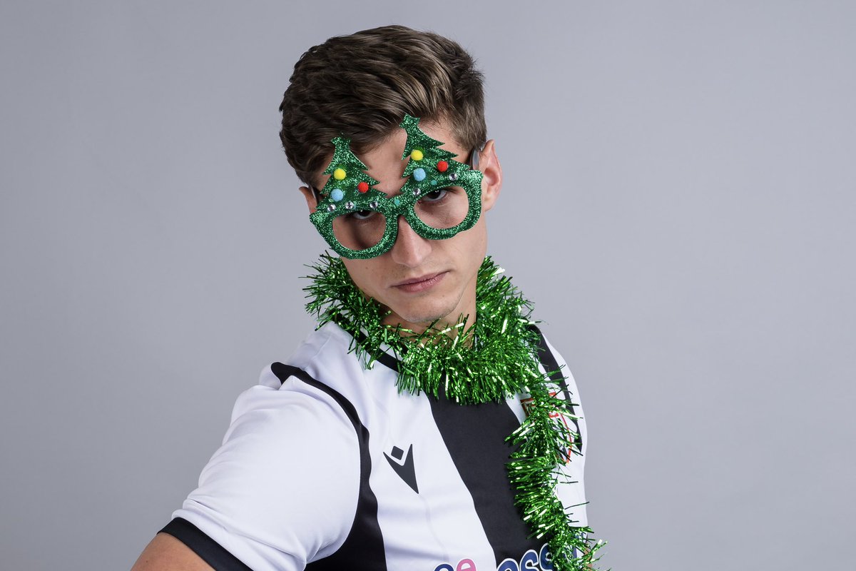 CymruLeagues's tweet photo. IT’S CHRISTMAAAASSSS! 🎅 https://t.co/HpLCgnOkec