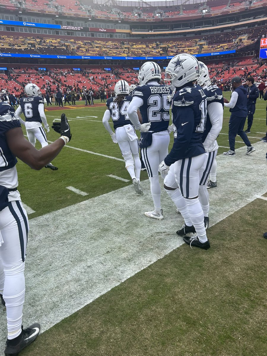 This might be my favorite uniform combo ever. Pretty clean!