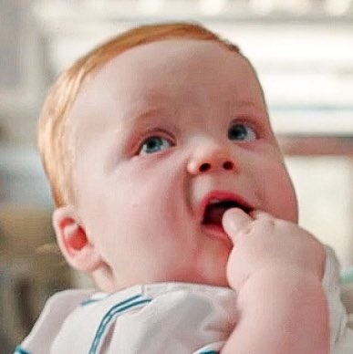 lauloisa's tweet photo. E O PRÊMIO DE BEBÊ MAIS FOFO VAI PARA ELLIOT BRIDGERTON 🥹🤏🏻 https://t.co/4NdS77unjl