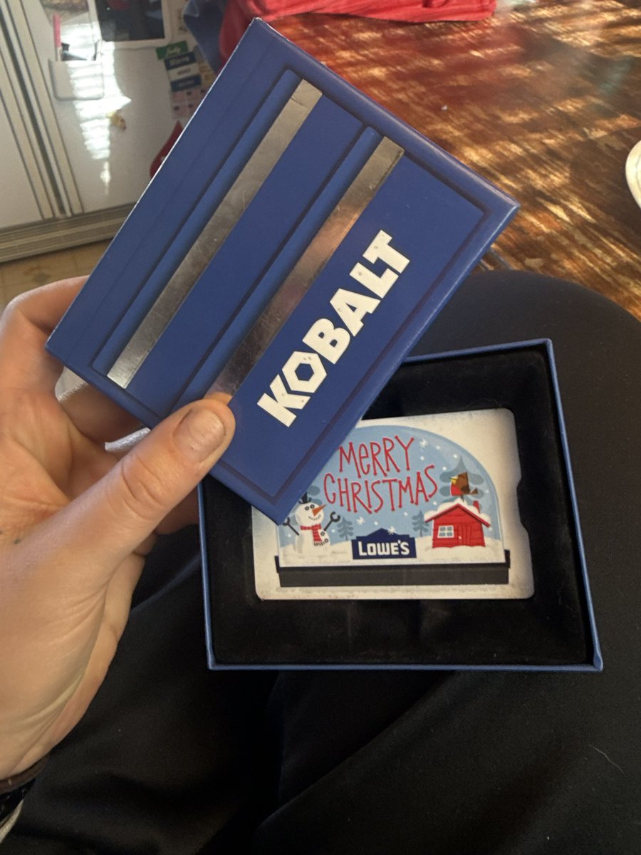 headhunter_77_'s tweet image. My favorite Christmas color is #Kobalt blue 💙 @Lowes. Best believe I’ll be there at 6am tomorrow 😉