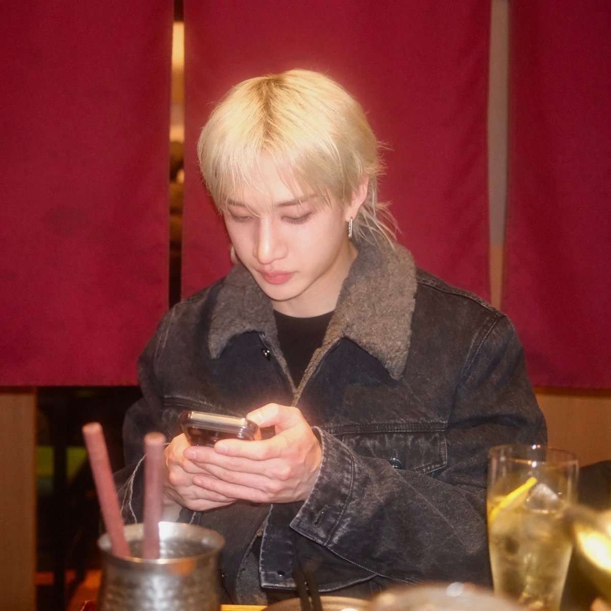 StrayKids__UA's tweet photo. 💌 | Бан Чан змінив фон, аватарку та нік в bubble
Нік: Кріс
·
·
#BubbleUpdate #StrayKids #StrayKidsUkraine #BangChan #스트레이키즈 #방찬 https://t.co/0L9buDZ9CE
