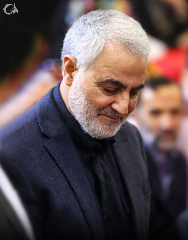 اگه بپرسی «ایرانی‌ترین پاسدار کی بود؟»
جوابش ساده‌ست؛
اون‌که برای امنیت ایران جنگید
و برای خدا نفس کشید.
سردار دل‌ها.
#پرچمدار_آزادگی 
#ایرانمرد