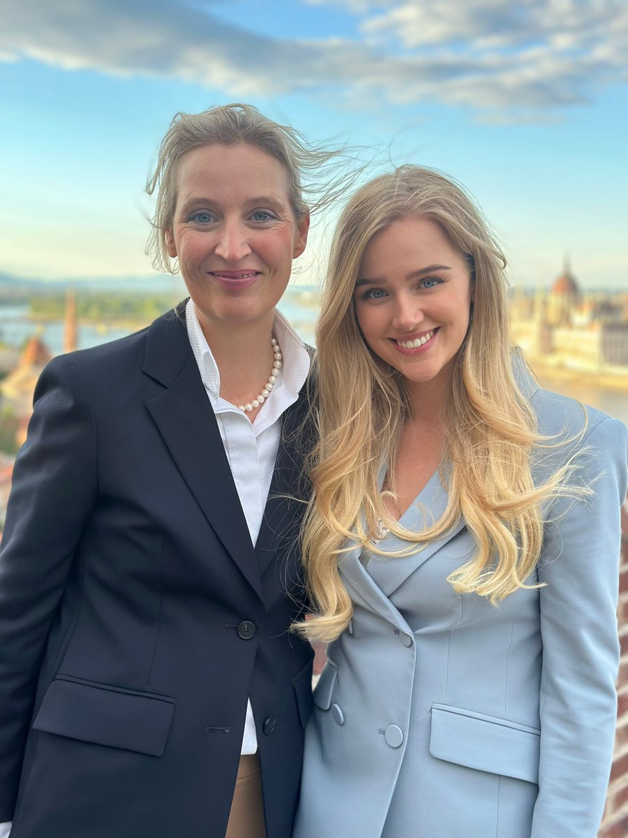 🇳🇱🇩🇪 Die holländische Aktivistin und Influencerin Eva Vlaardingerbroek über Alice Weidel, nach einem Treffen mit Ihr: 

"Sie ist nicht nur eine absolute Powerfrau, sondern auch eine der nettesten Personen, die ich in der europäischen Politik getroffen habe. Diese Frau und ihre