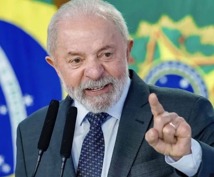 🚨URGENTE - 35% dos brasileiros se dizem de direita e 22% de esquerda, diz Data Folha