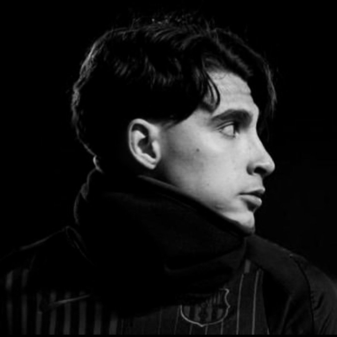 2938319dkq's tweet image. هاموركم عاد من جديد

رتويت انت وياه ❤️