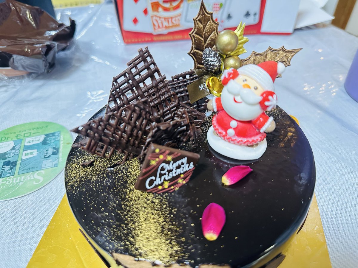 01Kuma3's tweet photo. 毎年恒例の岡山のケーキ屋さんから
クリスマスケーキを旦那がお取り寄せ(*´꒳`*)
選ぶのが毎年楽しくて今年は
チョコケーキ。
程よい甘さで美味しかった(,,•﹏•,,)

残りは明日食べる(❁´ω`❁) https://t.co/EAFMUhtShD