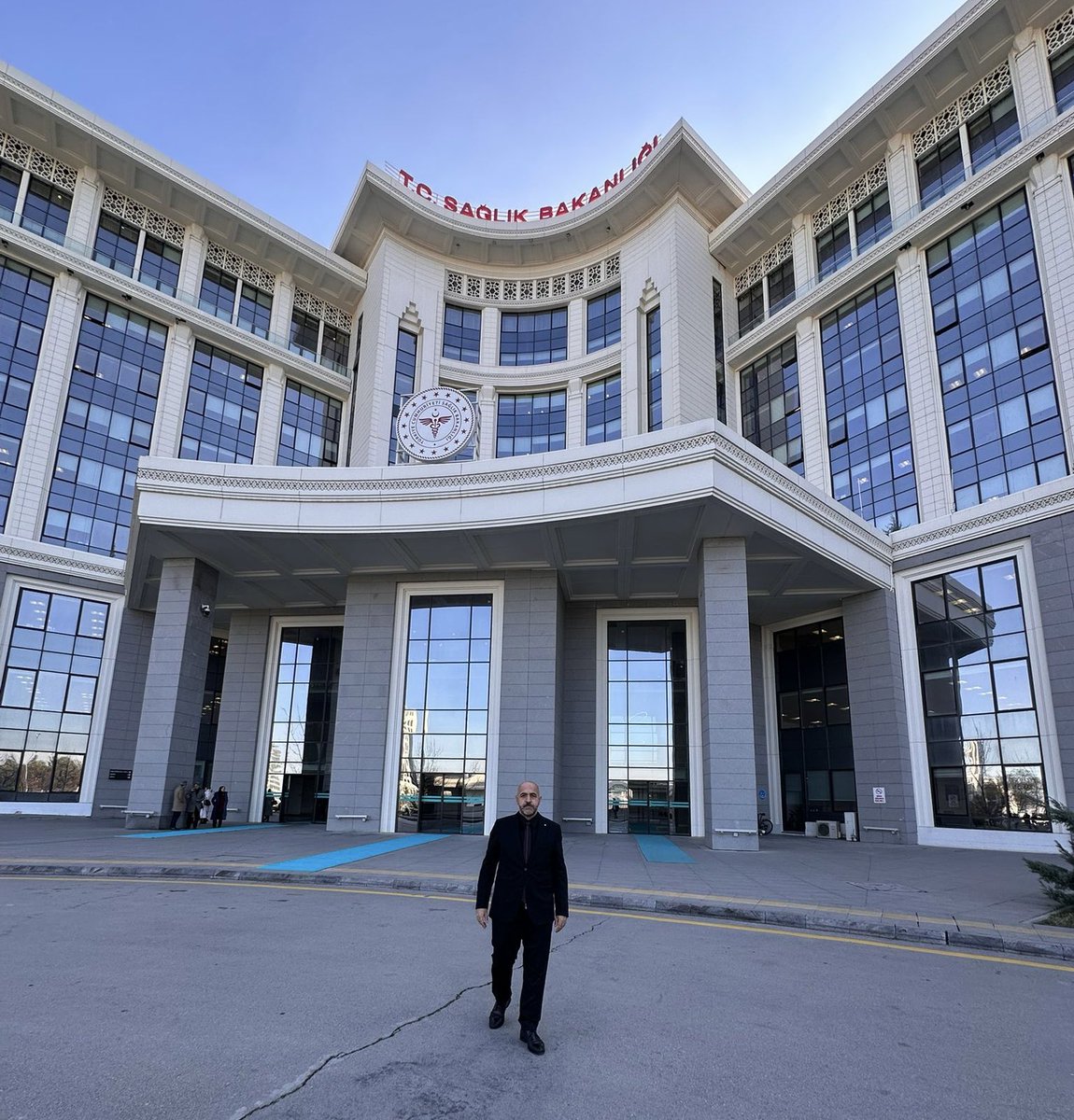 2025/5 atamasında atanan sağlıkçılar  belirsizlikle geçen  70 günü devirdi. Bir 70 gün daha beklememek ve daha fazla kira ödememek icin bir an evvel duyurunun gelmesi göreve baslayışların  tamamlanması gerekmektedir.
 <a href="/yhgmsb/">Yönetim Hizmetleri Genel Müdürlüğü</a>
<a href="/saglikbakanligi/">T.C. Sağlık Bakanlığı</a>
<a href="/drmemisoglu/">Prof. Dr. Kemal Memişoğlu</a>

#SagliktaGecikmeOlmaz