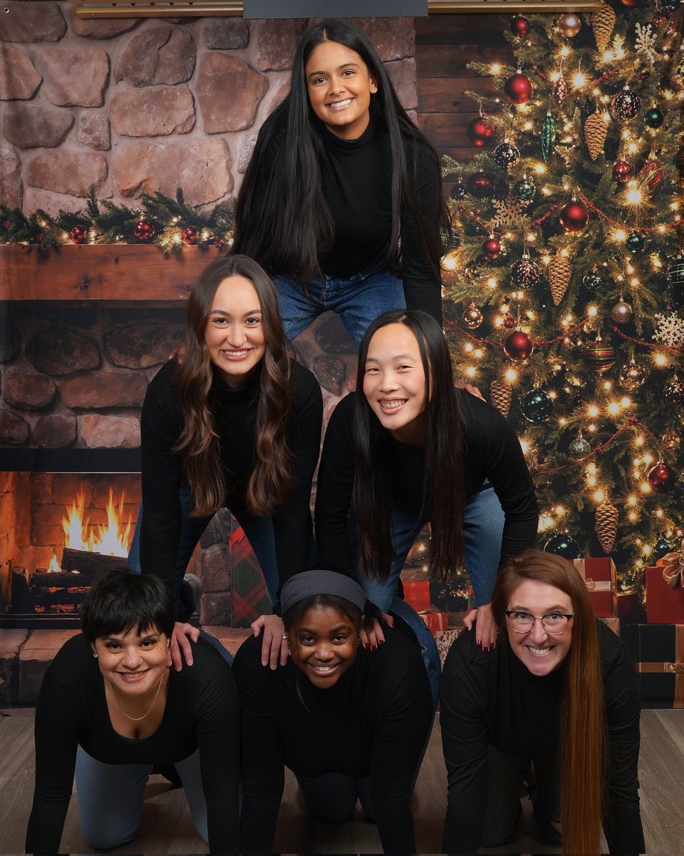 GabrielleIvieMD's tweet photo. Me and my intern class did a thing, residency is hard but we're definitely trying to make the most of it #AwkwardPhotoshoot #MedTwitter #MedX https://t.co/9VYrvb0qK1