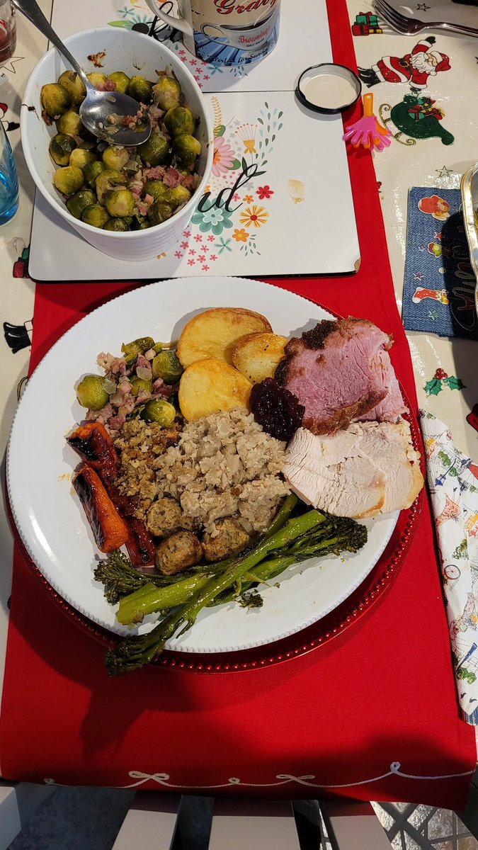 _jpjordon_'s tweet image. merry christmas 🎄