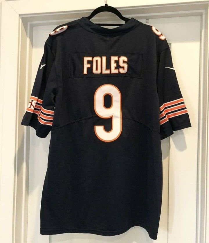 SecondCityBears's tweet image. I asked my mom for a Caleb Williams jersey bro how did she fumble this bad 😭 😭
