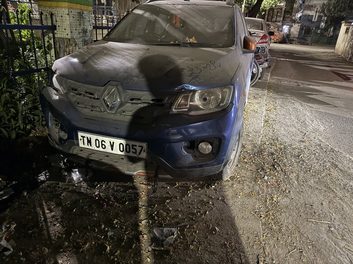 ghost_tarun's tweet photo. @ChennaiTraffic @chennaicorp Vehicle parked opposite my parking space, abandoned for 20+ days and obstructing with parking my car. Please help and take necessary action... 
The random people parking their cars if there is any empty spot constantly near my home is a big nuisance! https://t.co/kLJGnD7Nyh