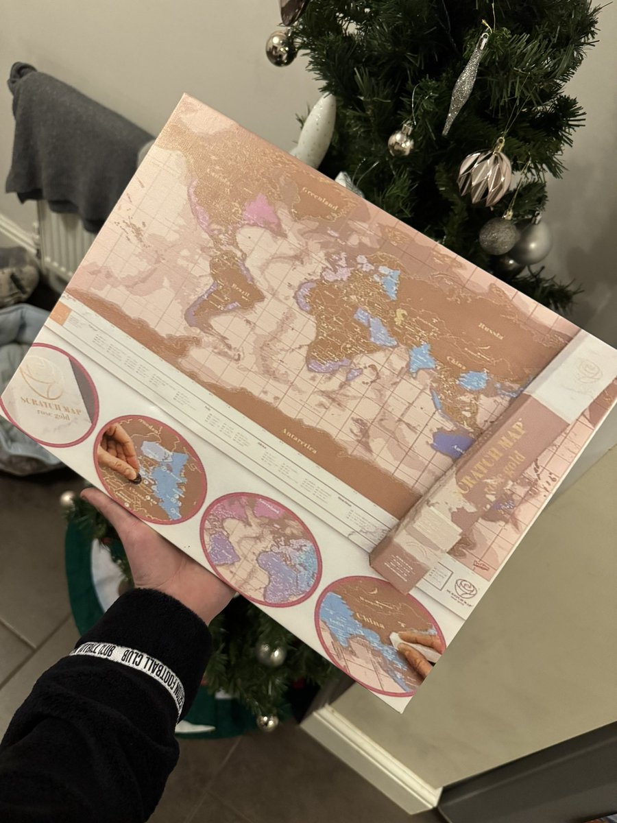 Jab0702's tweet photo. @_ROUNDTHEBEND__ A picture of a scratch off map https://t.co/F2S619uMep