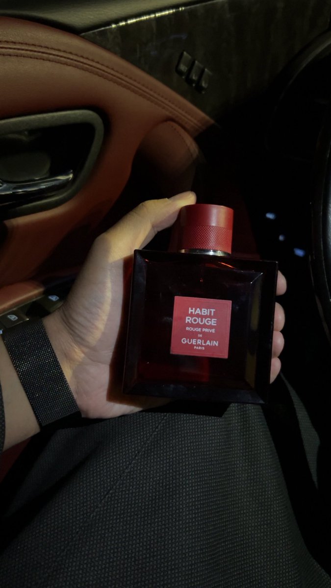 #عطر
#رابطة_عشاق_العطور 
#مساء_الخير 

إن زان حظك إلزم السر و الصمت
وإن شان ، لا تجعل عدوك يشوفه ..