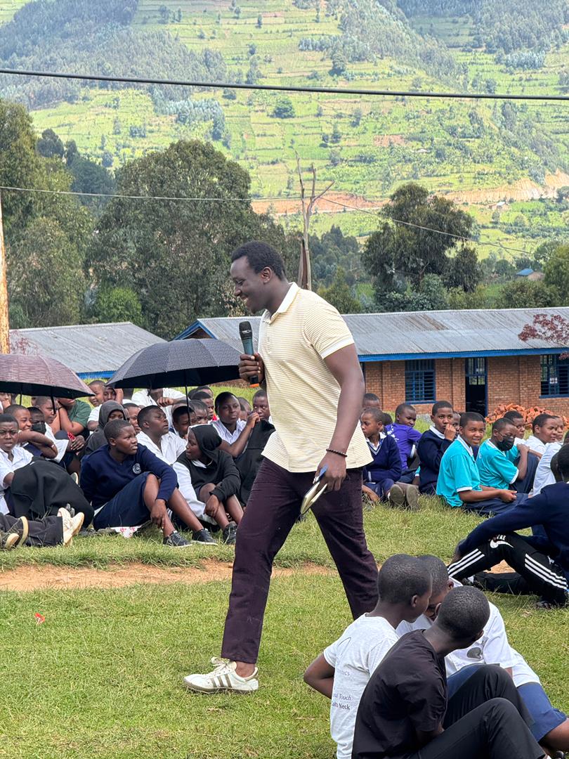 urphsa's tweet photo. Big win for community health education! 
678 in E.S Kagogo in @BureraDistrict engaged through our integrated awareness campaign on prevention of bilharzia. 
We’re taking a stand against #SCH, #STH, and Malaria building a healthier future!
 #EndTheNTDs https://t.co/ruSGzcoty3