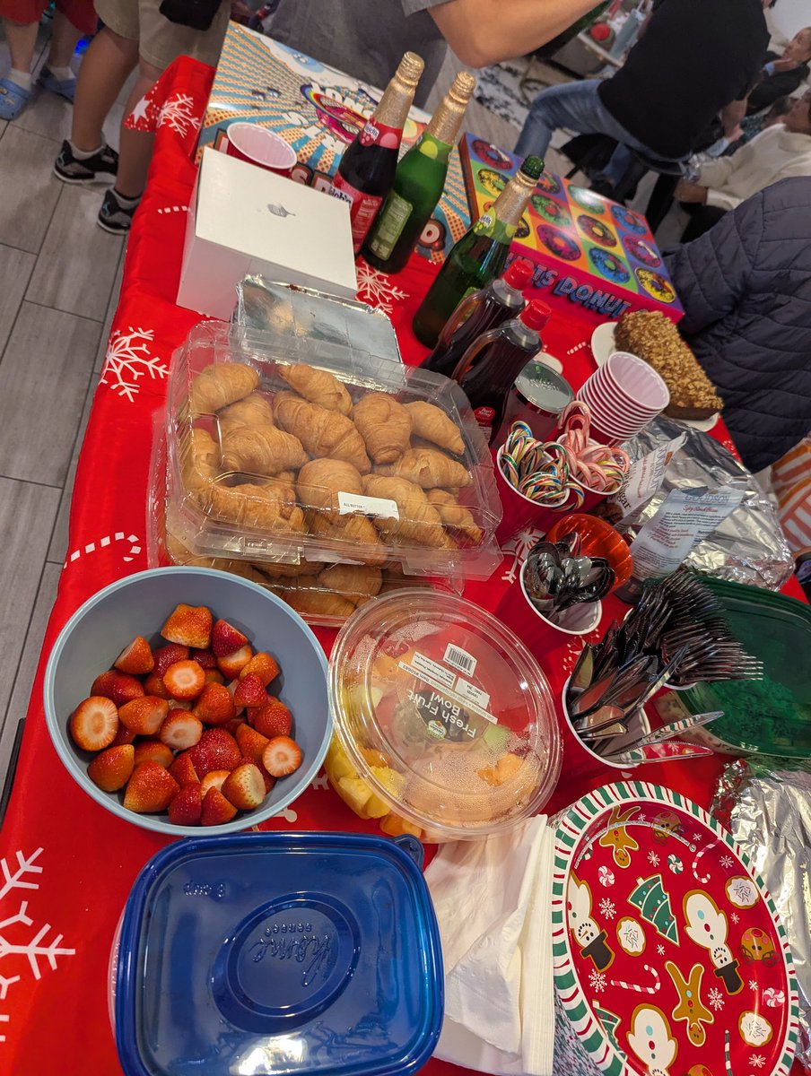 GrayCorpse's tweet photo. #TeamFat Christmas breakfast. Hit the DMs if you're in Scottsdale https://t.co/mLn9DaCtiD