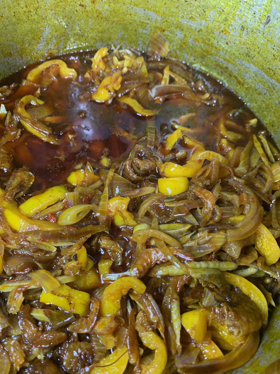 Brakemzythrift's tweet photo. Rice and turkey have travelled this Christmas. Boiled yam and palm-oil gravy reported for duty 😊and delivered excellently.

If you’re eating and smiling, you’re doing Christmas right. 😂🇳🇬
No pressure!!!
#MerryChristmas #Christmas2025 https://t.co/pNVPJXVfTp