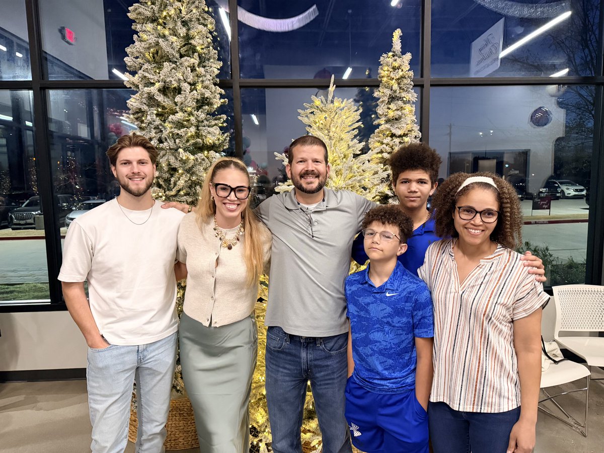 preston_peery's tweet photo. Christmas Eve, church clothes on, kids wrangled, and everyone mostly smiling 😄
Grateful for family, grateful for faith, and most of all grateful for the reason for the season—the birth of Jesus.
Merry Christmas from our family to yours 🎄✝️ https://t.co/42M08yGYlt