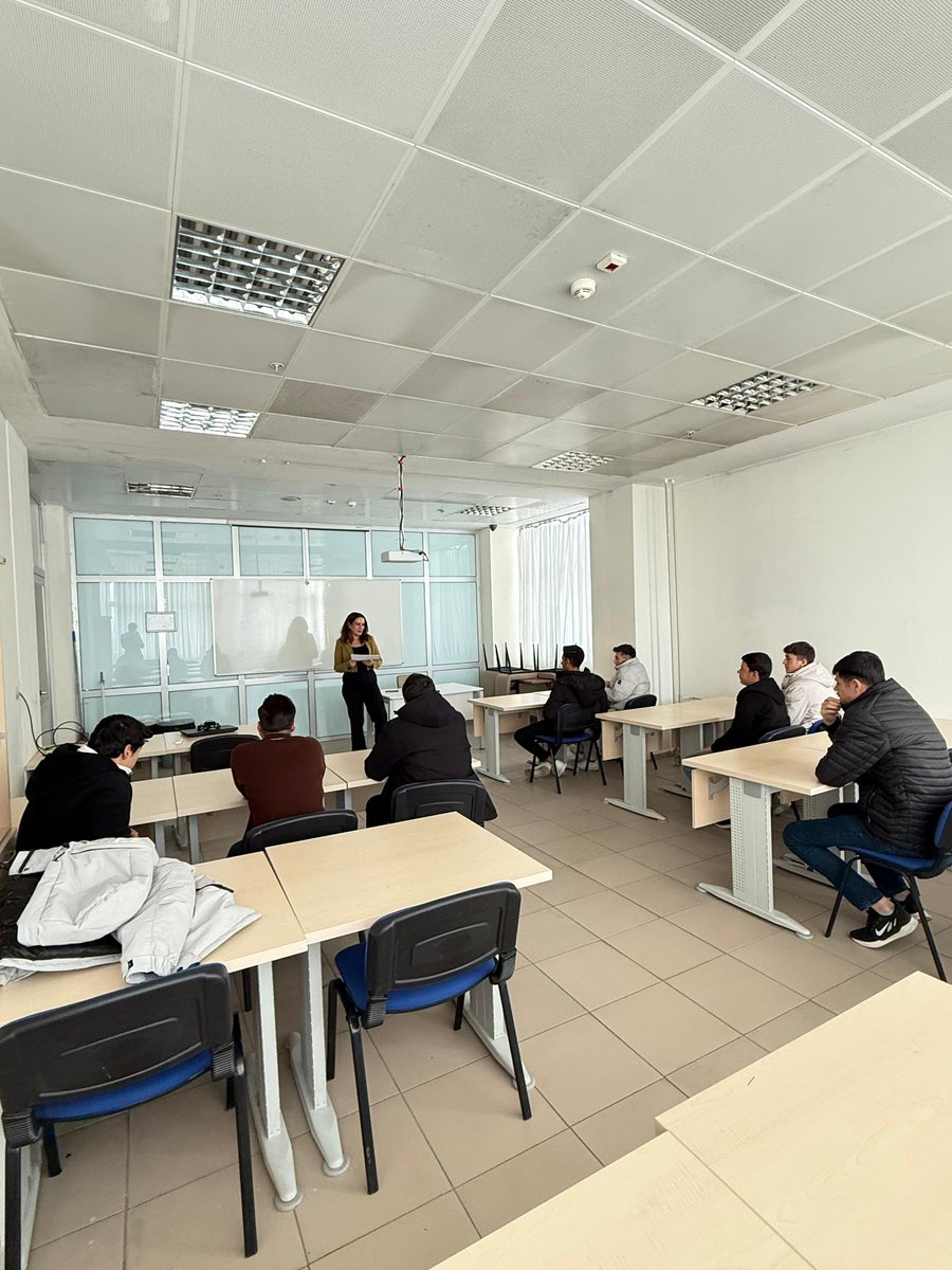 📍 Gölhisar Yurdu

Bağımlılıkla mücadele kapsamında, Psikolog Büşranur Ayhan tarafından bağımlılık farkındalığı ve bağımlılığı önlemeye yönelik bir atölye çalışması gerçekleştirildi.