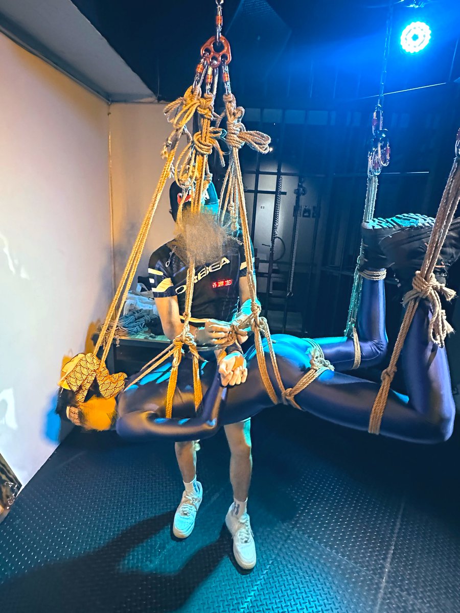 聖誕夜想起初次被綁的夜晚😳