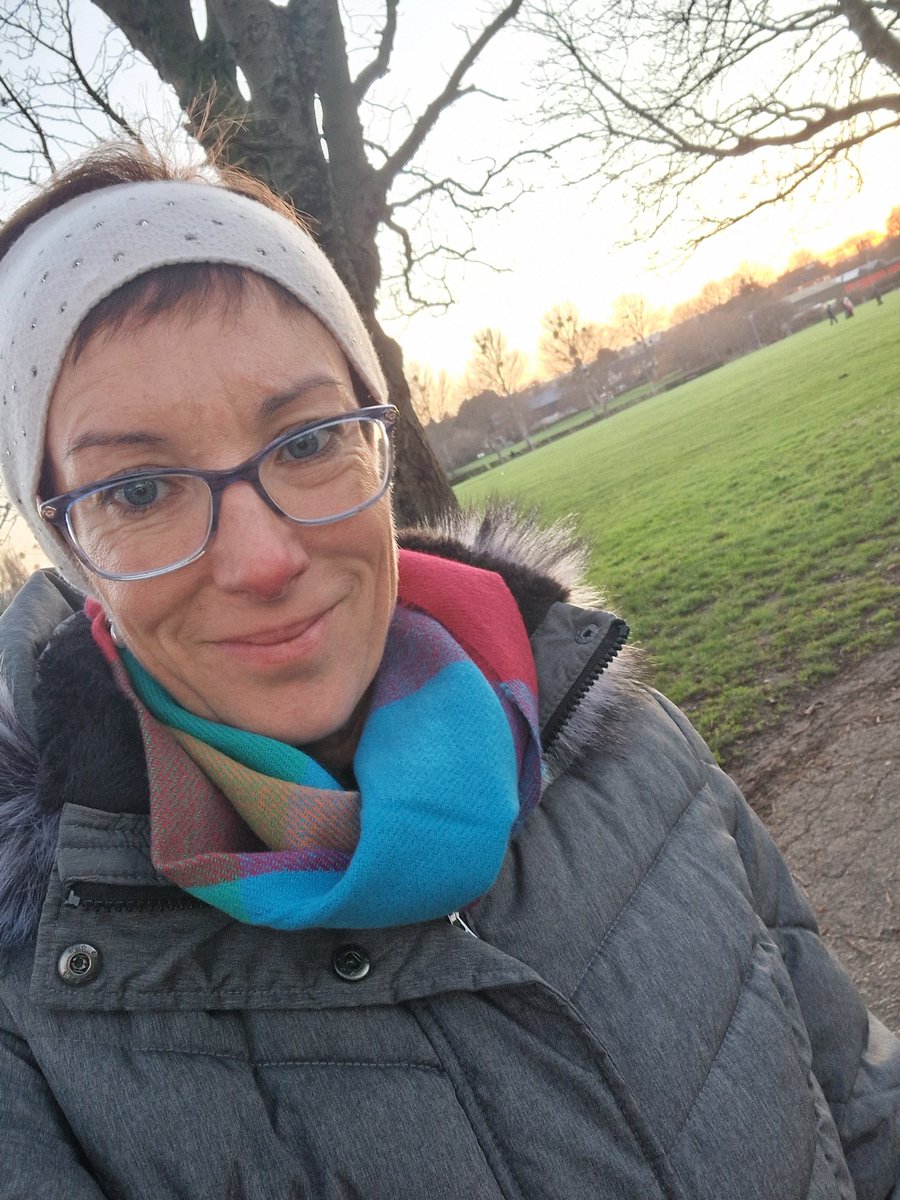 4.05pm and still light, this makes me happy 😊