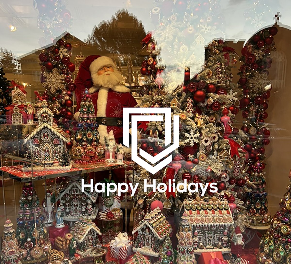 SilverShieldFo1's tweet photo. Wishing you a warm and joyful holiday season filled with peace, laughter, and moments to treasure with those you hold dear. 📷📷📷 https://t.co/4HnuHwH8zD