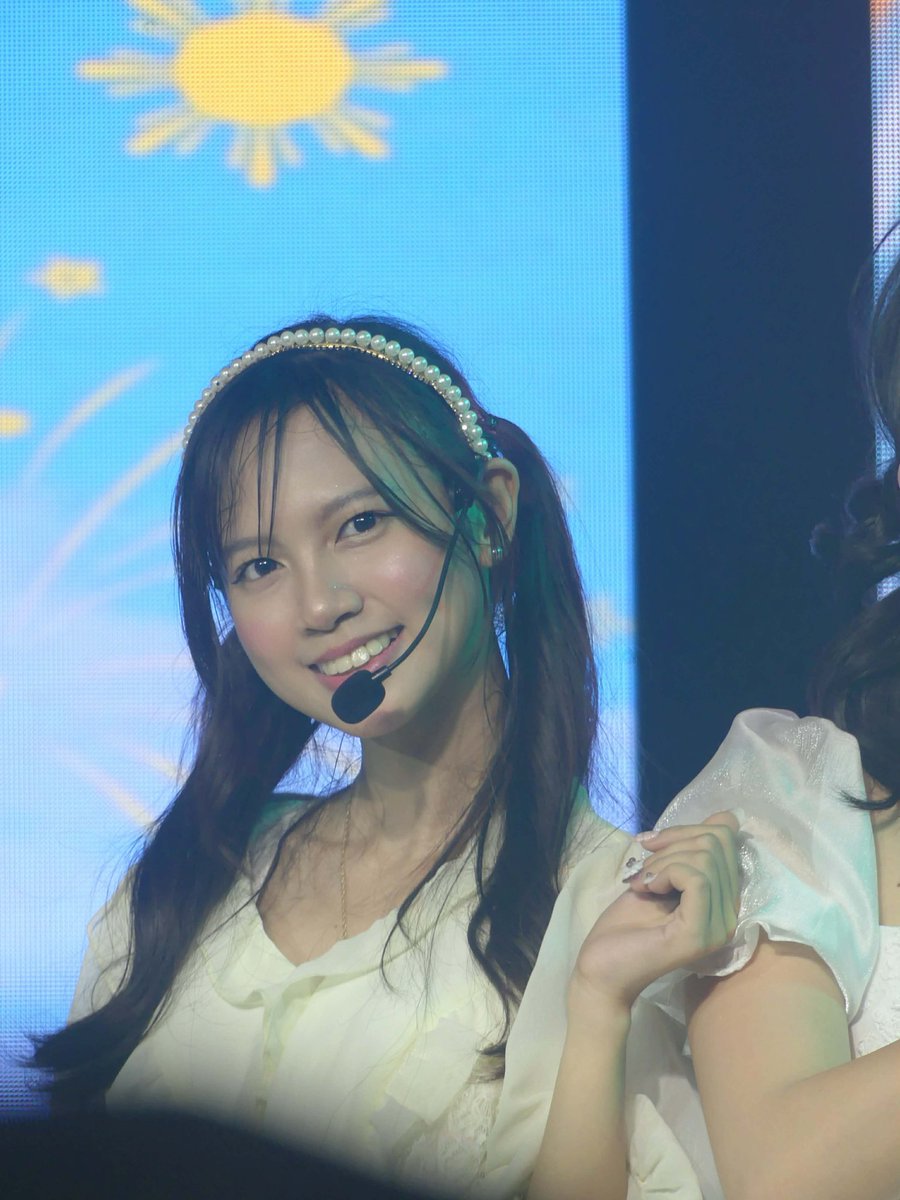 LovelysBloom's tweet photo. Cutie on the Sulong Festival stage 🌷
Elys spreading smiles, sparkles, and P-Pop magic ✨

#SulongFestival #MNL48Elys #MNL48SulongCon2025 https://t.co/oX9GKGOEr5