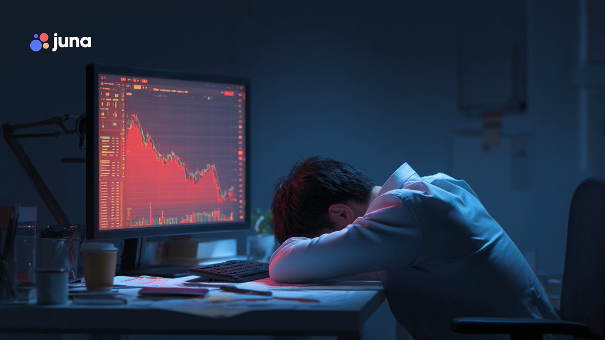 juna_es's tweet photo. 🚨 ¿Bitcoin se desplomó a $24.000 en Navidad? La verdad detrás del "flash crash" en Binance 🚨

¡Hola, crypto comunidad! Seguramente muchos vieron capturas circulando de $BTC cayendo hasta ~$24.000 el 24 de diciembre en @Binance y pensaron que era el fin del mundo. 😱

Pero tranquilos: NO fue un crash real de Bitcoin. Aquí va la explicación clara y completa.

¿Qué pasó exactamente?
▪️El desplome ocurrió exclusivamente en el par BTC/USD1 de Binance.

▪️USD1 es un stablecoin lanzado por World Liberty Financial (proyecto vinculado a la familia Trump) y este par tiene muy baja liquidez, especialmente en días festivos con poco volumen de trading.

▪️Una combinación de bajo volumen navideño más una promoción de Binance que impulsó la demanda de USD1 más probablemente una orden grande provocó un "wick" extremo en el gráfico: el precio tocó brevemente ~$24.111 antes de recuperarse en segundos a los niveles normales (~$87.000–$88.000).

Importante:
▪️Los pares principales como BTC/USDT, BTC/USDC o BTC/BUSD en @Binance no se movieron ni un centavo.

▪️El precio global de Bitcoin en otros exchanges (Coinbase, Kraken, etc.) se mantuvo totalmente estable.

▪️No hubo impacto real en el mercado: fue solo un evento de microestructura por liquidez delgada.

¿Manipulación? ¿Error de Binance?
No hay evidencia de manipulación masiva ni de un fallo grave del exchange. Fuentes confiables como CoinDesk, BeInCrypto y CryptoNews lo clasifican como algo "normal" en pares de baja liquidez: un flash crash local sin consecuencias.

Lección del día: siempre verifica en qué par estás mirando el precio. Los pares exóticos o nuevos pueden dar sustos falsos cuando la liquidez es thin. 👀

Bitcoin sigue fuerte, HODL con calma y ¡feliz Navidad a todos! 🎄₿