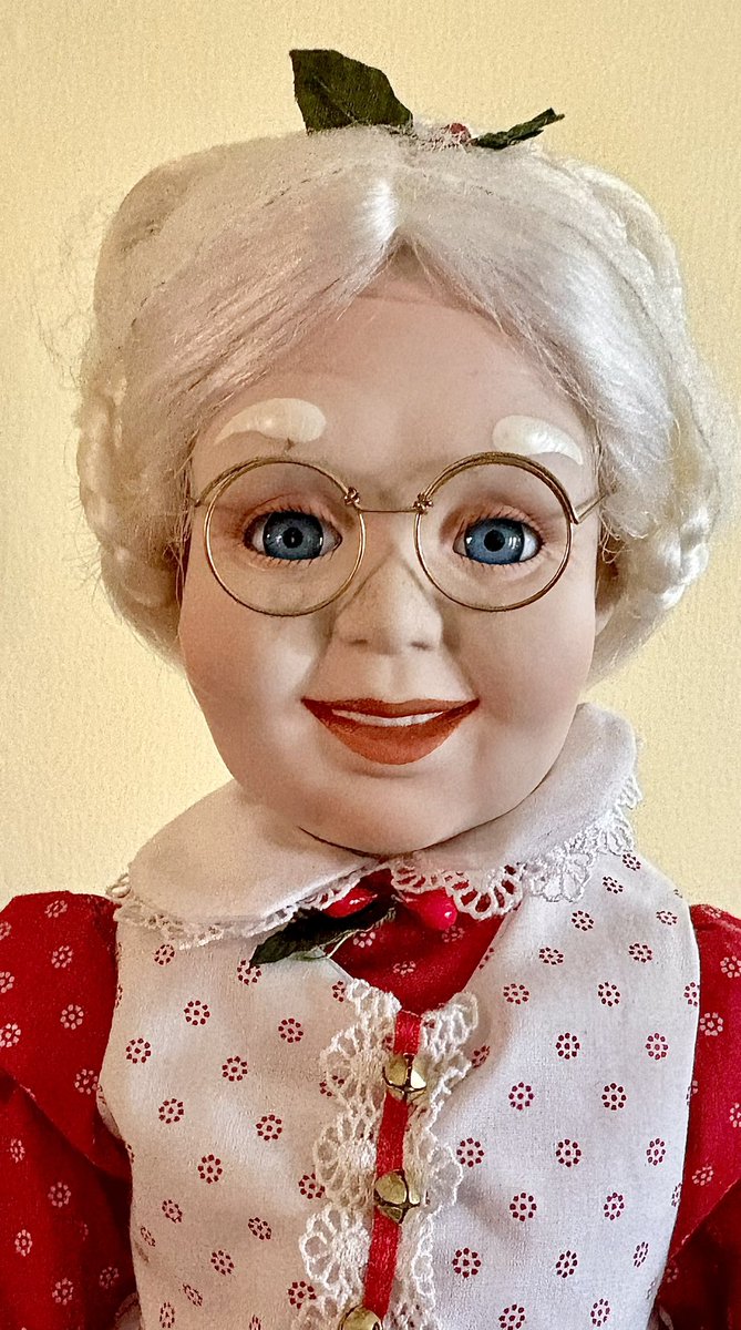 SprawlBusters's tweet image. WMT closed Christmas Eve 2025 at 6 pm, and will remain closed all Christmas Day. It’s not clear how some Americans will survive so long without WMT—but the rest of us could care less. We never shop WMT!