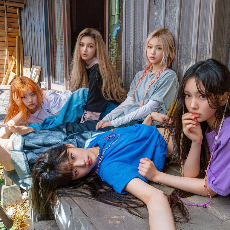 TheePopCore's tweet image. The New York Times describes NewJeans as the most innovative K-pop group in recent years.