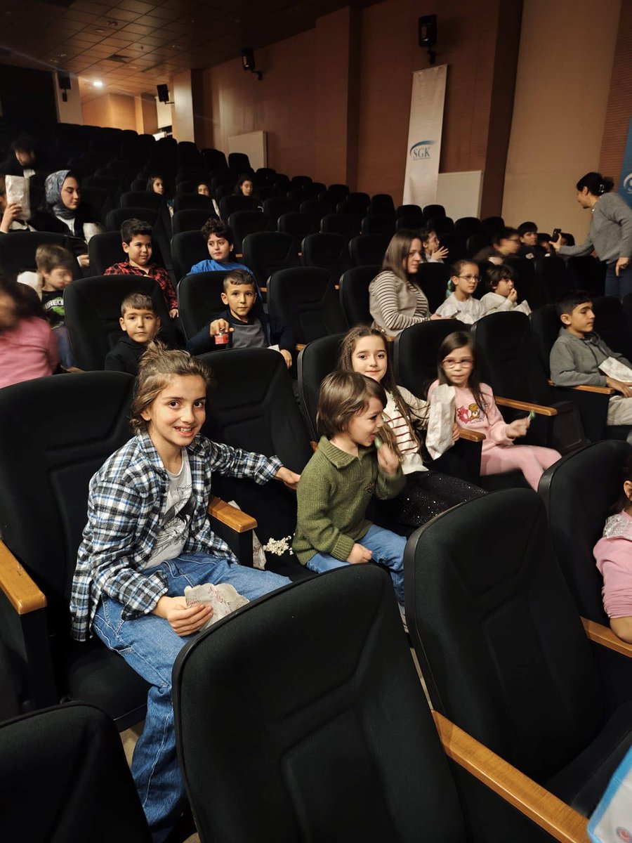 İl Müdürümüz Erkin AVCI’nın önderliğinde “Şivlilik Bayramı” etkinliği müdürlüğümüzde büyük bir coşkuyla kutlandı. Çocuklarımızın neşeli cıvıltılarıyla dolan hizmet binamız, görülmeye değer güzel anlara sahne oldu.