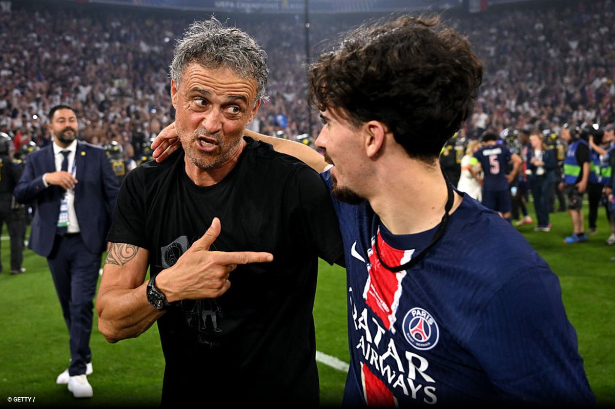 «Más que dar a los jugadores instrucciones cerradas, queremos que tengan múltiples ideas y soluciones para ayudarles en su toma de decisiones. El juego se mueve demasiado rápido como para poder controlar las decisiones desde la banda»
— Luis Enrique

Entrenar es dar herramientas.