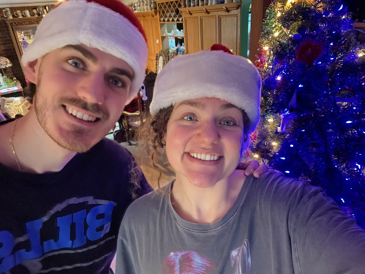 gabbynaples's tweet photo. christmas 2025 🎄⭐️❤️ https://t.co/fBEJCROjhT