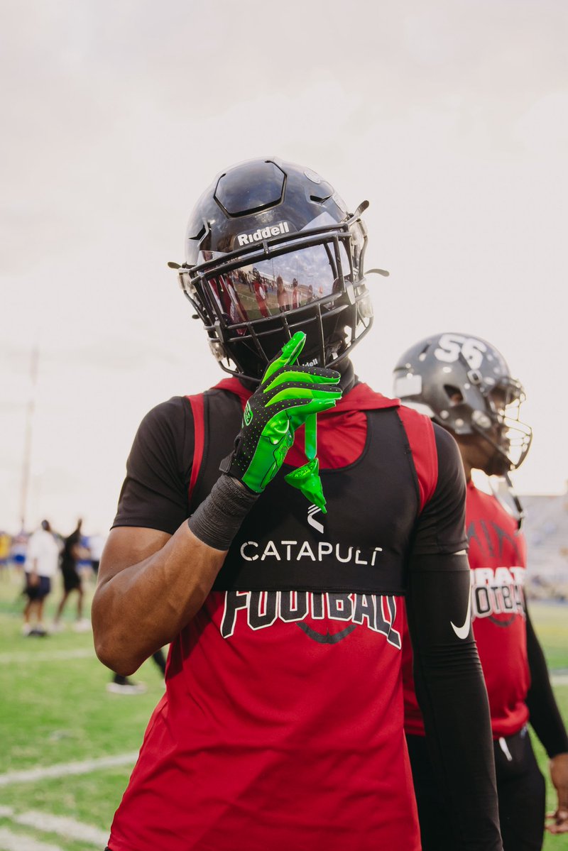 EliasPearl6's tweet image. Junior Season Highlights 
🔥Play Maker🔥
Final 4 Finalist 
1st Team All Region
Region 4 Utility Player of the Year!!
69 rec 1,052 yards (school record)
All Purpose Yards 1,680
26 TDS - 14 Rec 12 Rushing
4x Player of the Week!!
@PortCharlotteFB hudl.com/v/2TLAb4