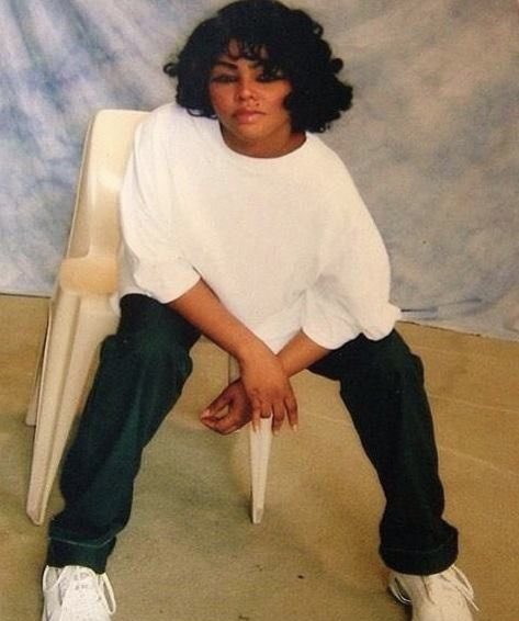 FemaleRapRoom's tweet image. Lil’ Kim’s holiday letter to fans from prison — 20 years ago today:

“Dear Fans, I thank all of you for your heartfelt, overwhelming, tremendous love and support! It has been your wonderful letters that has helped my time pass. I am so blessed to have fans like you. I wanna wish…