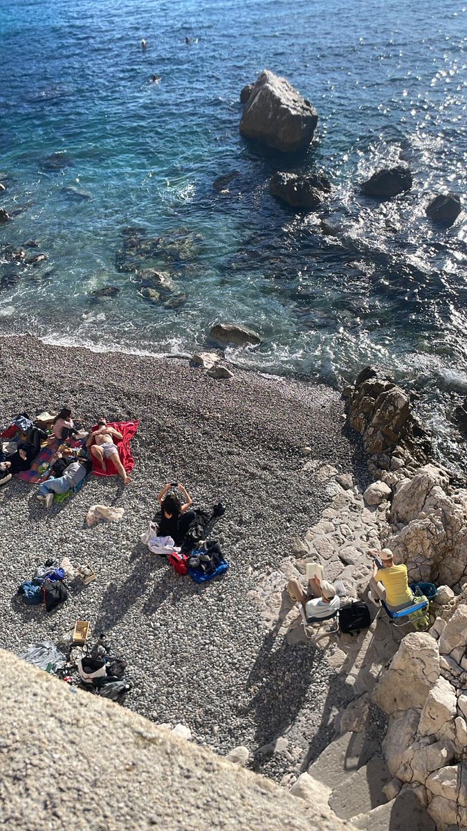 Mijn oudste zoon stuurde vandaag foto's van zijn kerstwandeling. De jongste gaat daar morgen heen. Lekker samen tweede kerstdag vieren. Mazzelaars