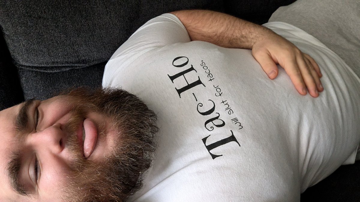 Merry Christmas! Decided to wear the shirt I got from spicy kitten! Guys when I tell you how soft this shirt is! Definitely getting more plus 100% having tacos tonight so it's very fitting❤️.  Here is the link to her shop
spicykittendesigns.com/?fbclid=IwdGRj…