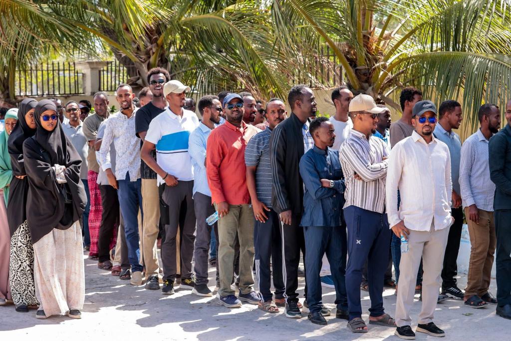 shafemoha's tweet photo. 1/2: Today marks the Mogadishu City Council election, with voters lining up from the early hours as the process commenced. However, limited public engagement was observed throughout the campaign period, with little visible effort by candidates to present their visions or directly https://t.co/poEQCNi8qT