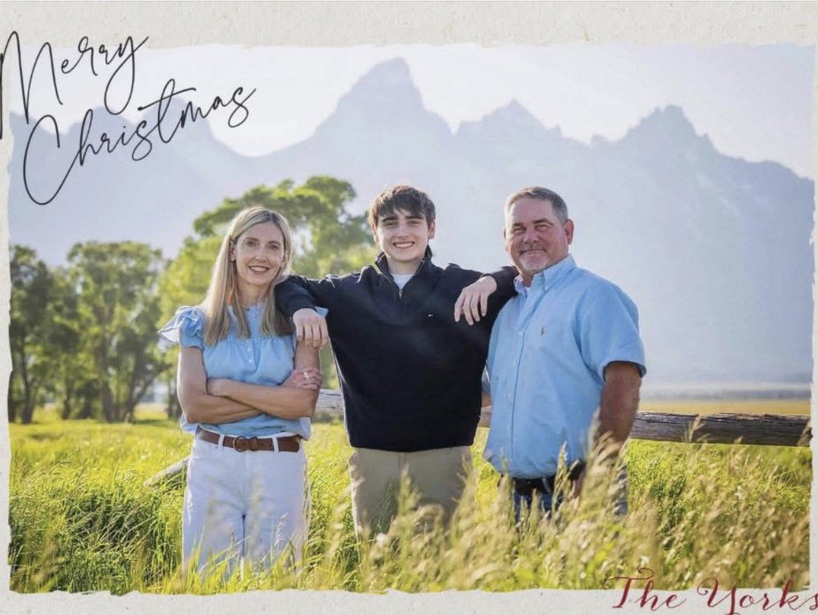 coachjeremyyork's tweet photo. Merry Christmas! https://t.co/pGQalh8LXB