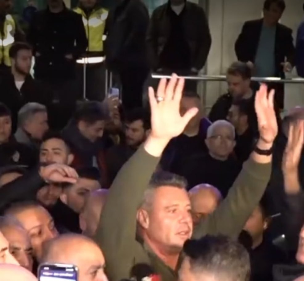 Fıtrat değişir sanma, bu kan yine o kandır.