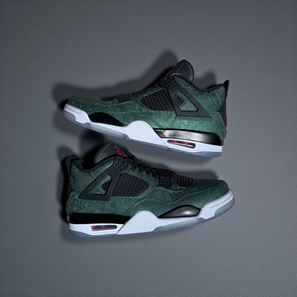 ayeelectric_'s tweet photo. Merry Christmas 🎄🎁 🎅🏿

Jordan 4 Green Laser PE Given to Jordan Brand Athletes for Christmas https://t.co/z1rCtstaJn