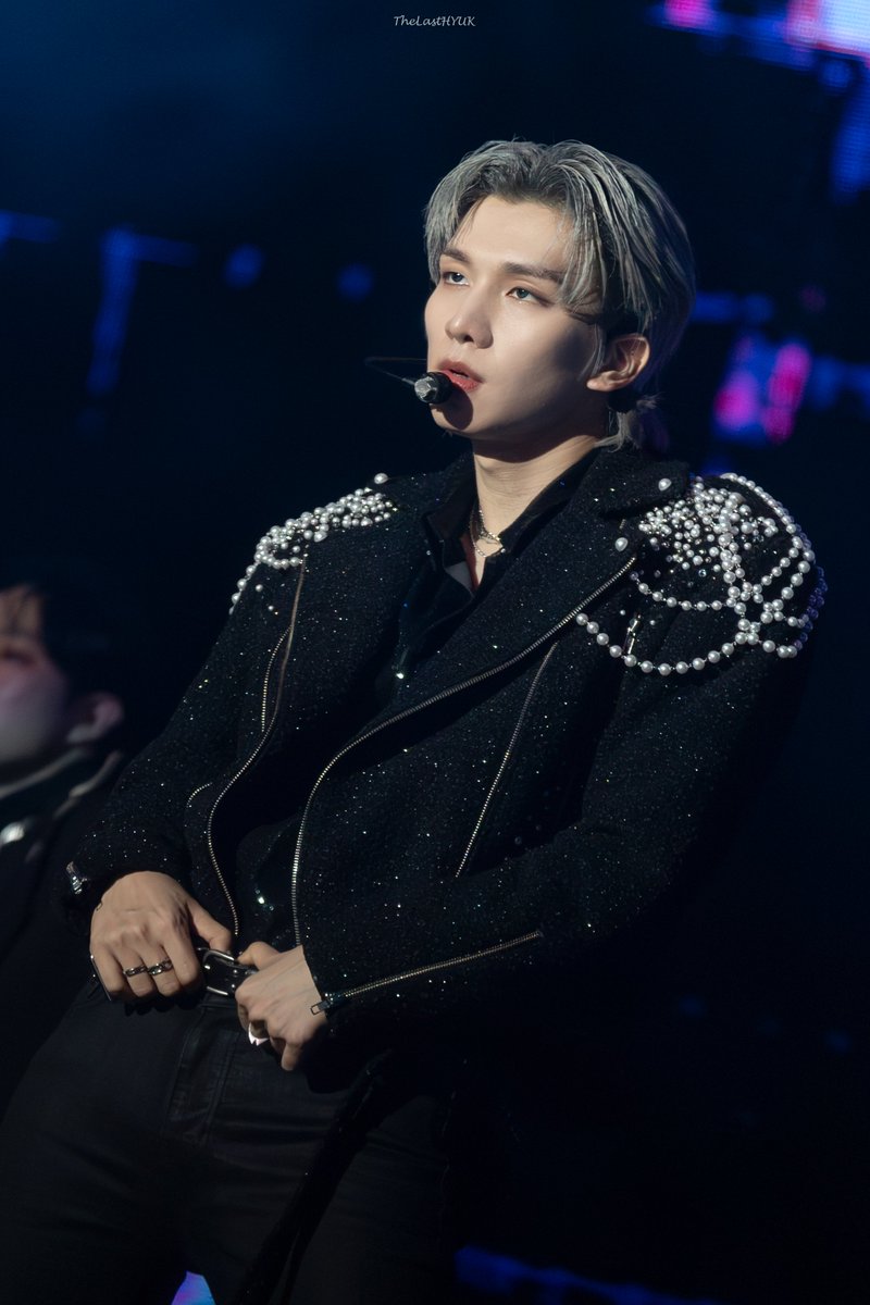 keocentric's tweet photo. a silver haired hyuk post a day keeps the doctor on speed dial https://t.co/bJ78segAiX