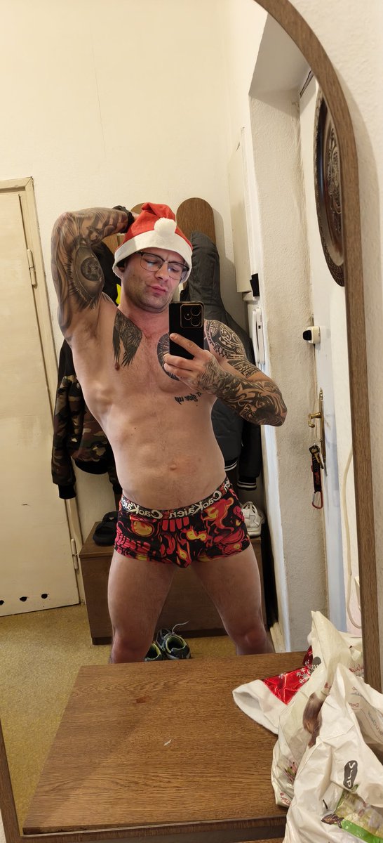 Merry Christmas 🎄🧑‍🎄🧑‍🎄🧑‍🎄🎅🫣#MerryChristmas #body #abs #dc #naked #sweet #fypシ #tattoo #tattoo #tattooart #lgbt #gay #gymboy #muscle #gayboy #gym #fitboy