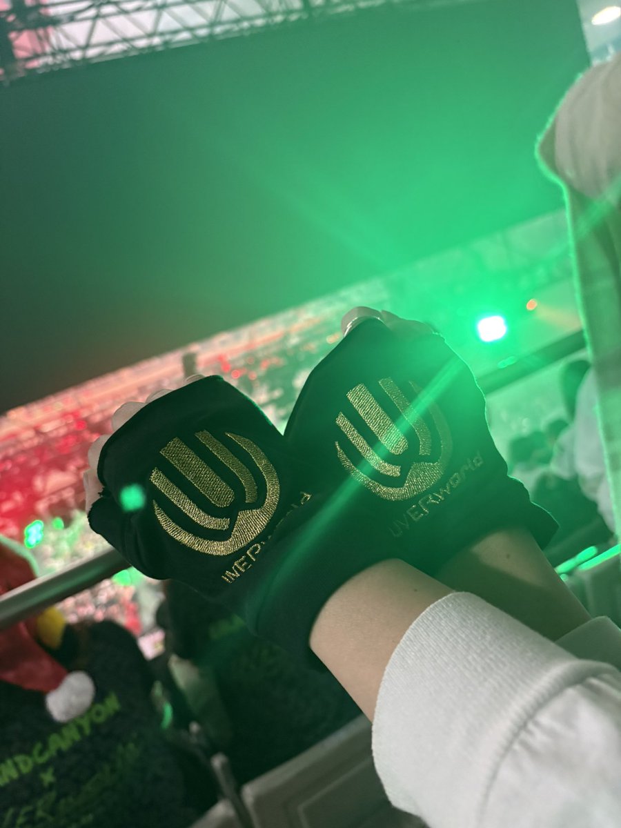 Nmochi_jp's tweet photo. UVERworld

12/21 横アリ TAKUYA∞生誕祭 男vs女
12/25 武道館 XmasLIVE

参戦しました❤️‍🔥
最高のセトリありがとう！

セカオワ対バンでLIVE納めなので
最後まで思いっきり楽しむ！ https://t.co/IdCPwqZAUo