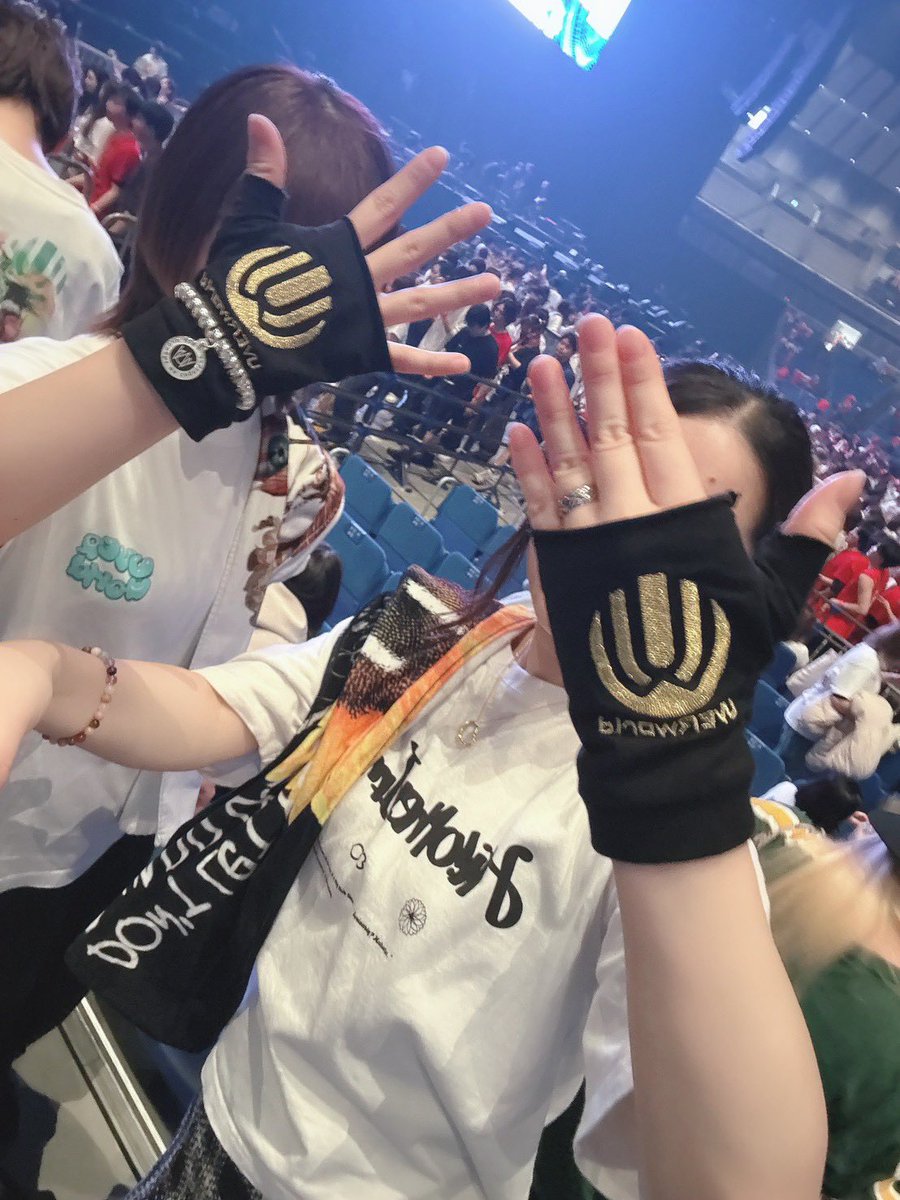Nmochi_jp's tweet photo. UVERworld

12/21 横アリ TAKUYA∞生誕祭 男vs女
12/25 武道館 XmasLIVE

参戦しました❤️‍🔥
最高のセトリありがとう！

セカオワ対バンでLIVE納めなので
最後まで思いっきり楽しむ！ https://t.co/IdCPwqZAUo