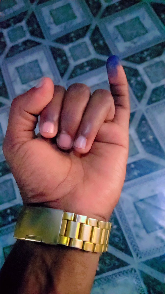 Shariif877's tweet photo. Maanta waa maalintii ugu horaysey ee noloshayda aan codkeyga dhiibto💪🙏💯✅️

Waxaan ku faraxsanahay inaan codeeyey🗳☑️💪 #guul https://t.co/R3xtScx8xF