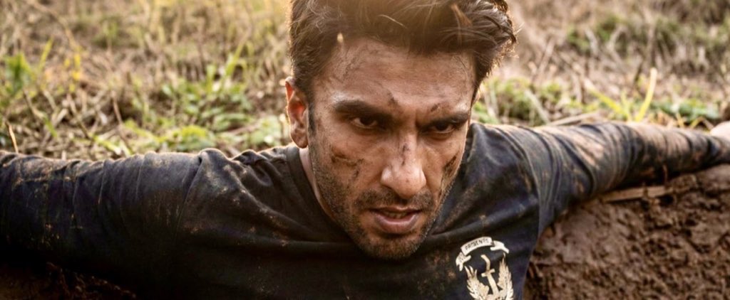 PanIndiaReview's tweet image. #RanveerSingh entered the 1000crs Club before #RanbirKapoor 😳🫨🤯

#Dhurandhar