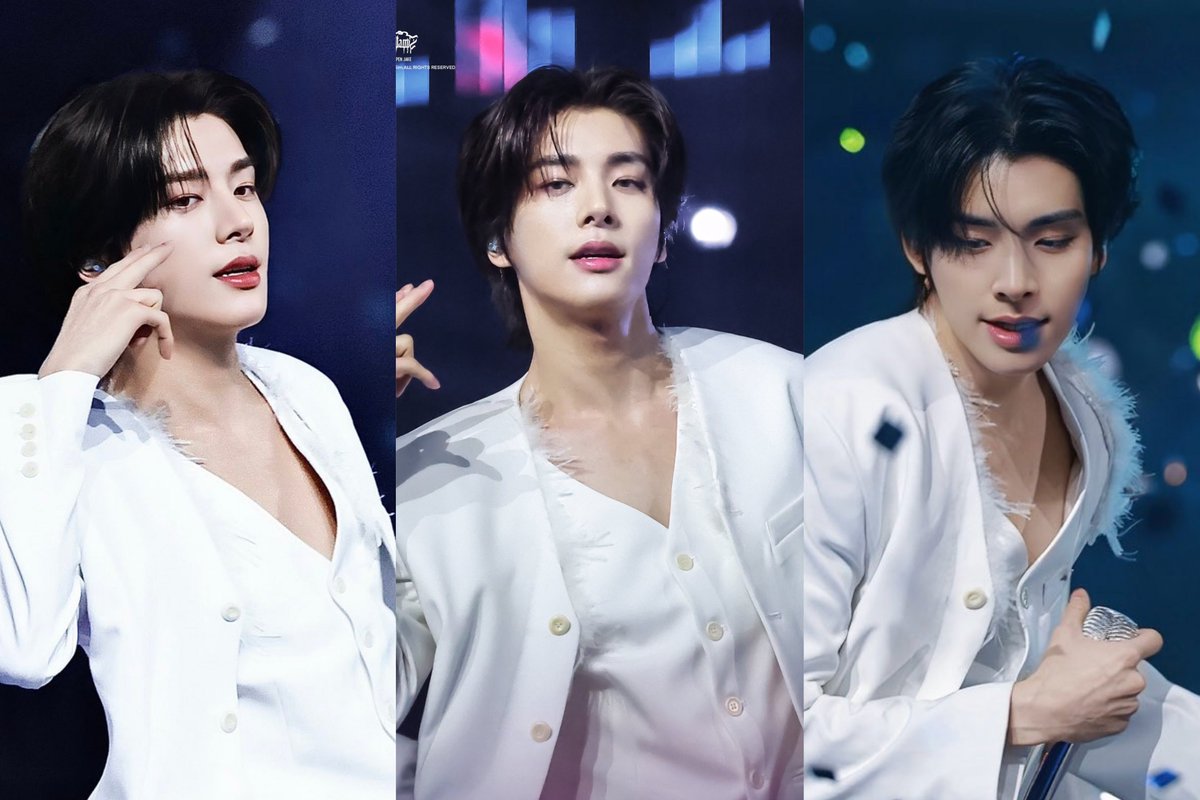 jakeforita's tweet image. these shots of v-necks #jake is insane 😮‍💨